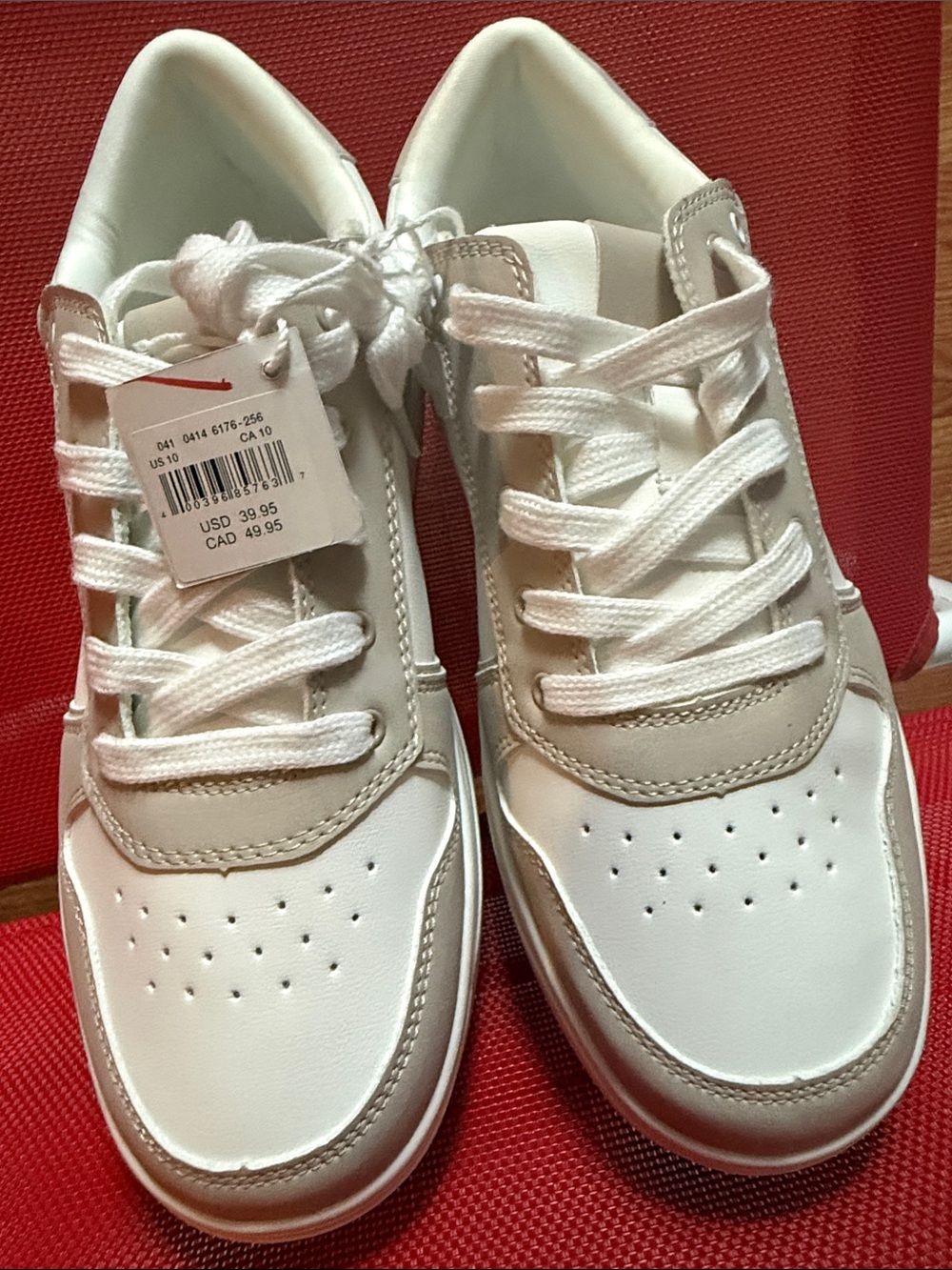 White and Beige Low-Top Sneakers - Picture 2 of 8